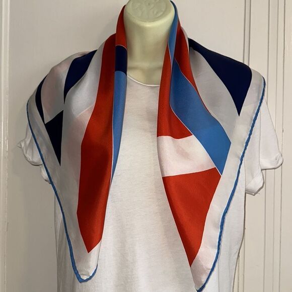 Vtg 60s/70s Vera Neumann red, light blue, navy blue & white large square scarf - Picture 8 of 10